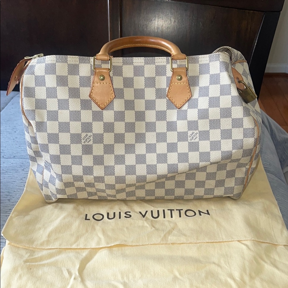 Louis Vuitton Speedy 25 Women’s Handbag